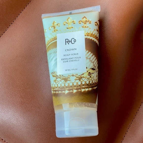 R+Co Crown Scalp Scrub - Picture 4 of 5